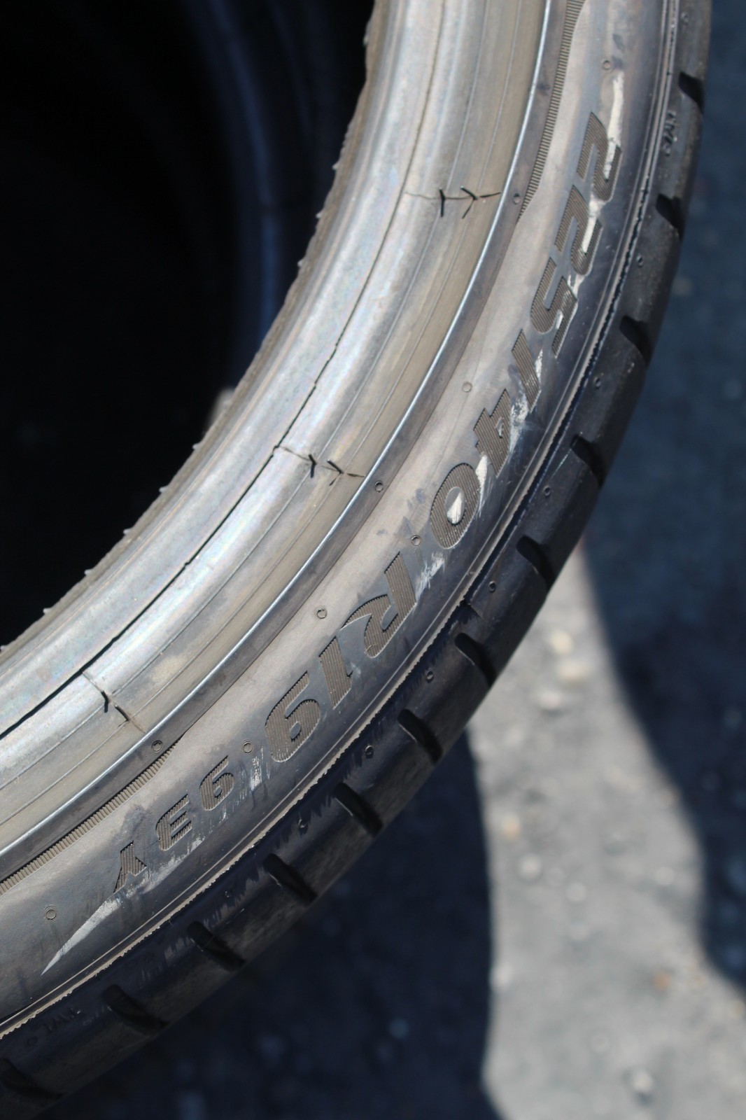 225 40 19 Pirelli, P Zero, 93V&W, x2 A Pair 6.5mm (F1_tyres) FO L3742