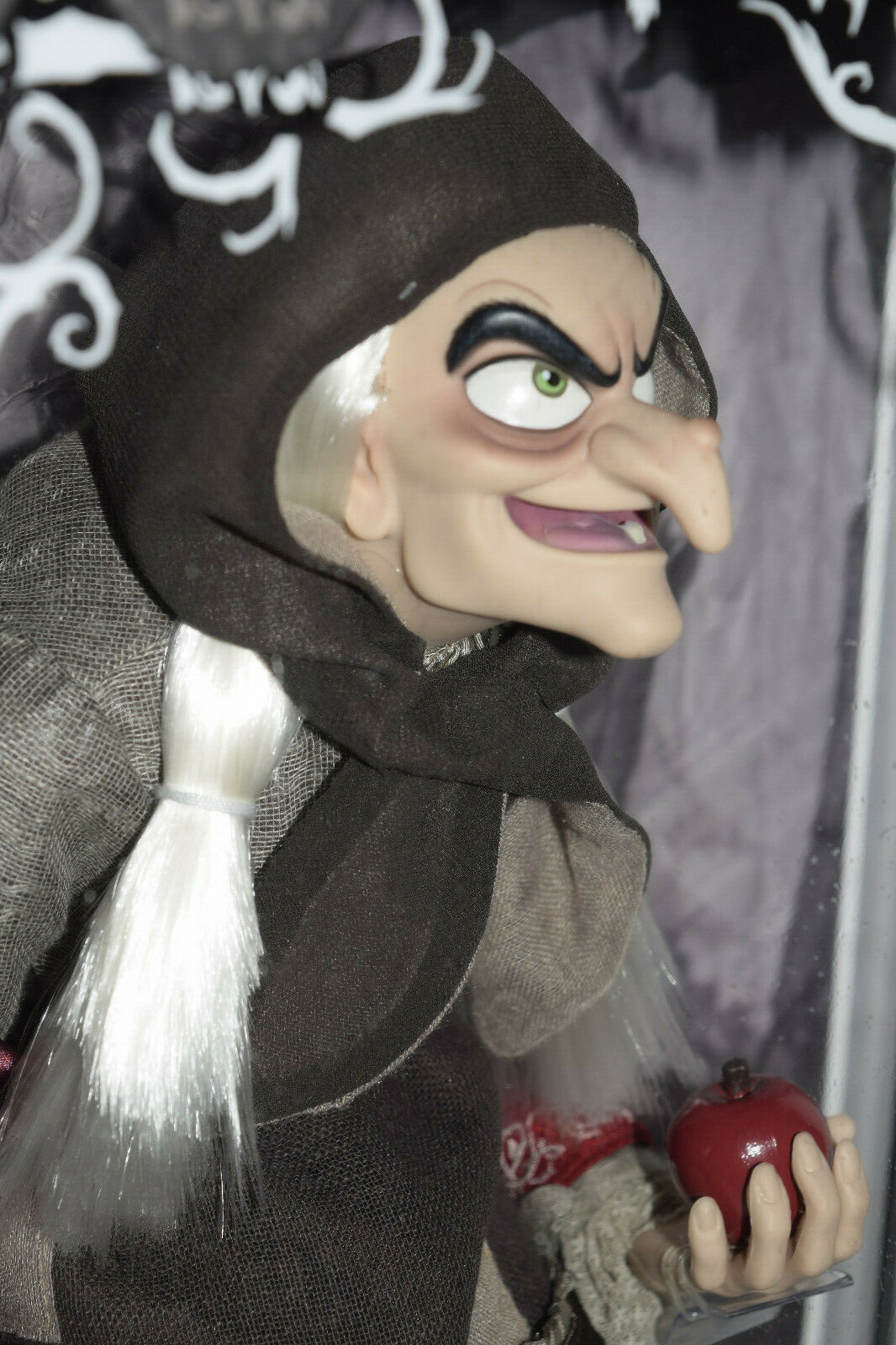 2017 D23 Disney Store Hag Witch 17