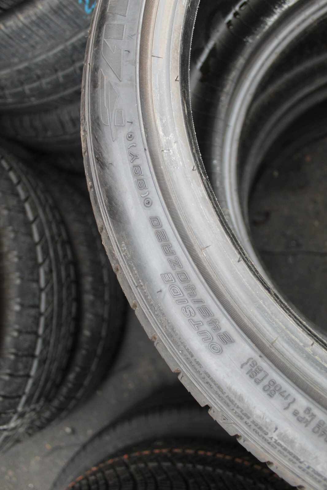 245 40 20 Falken, Azensis FK510, 99Y, x2 A Pair 6.7mm (F1_tyres) L3106