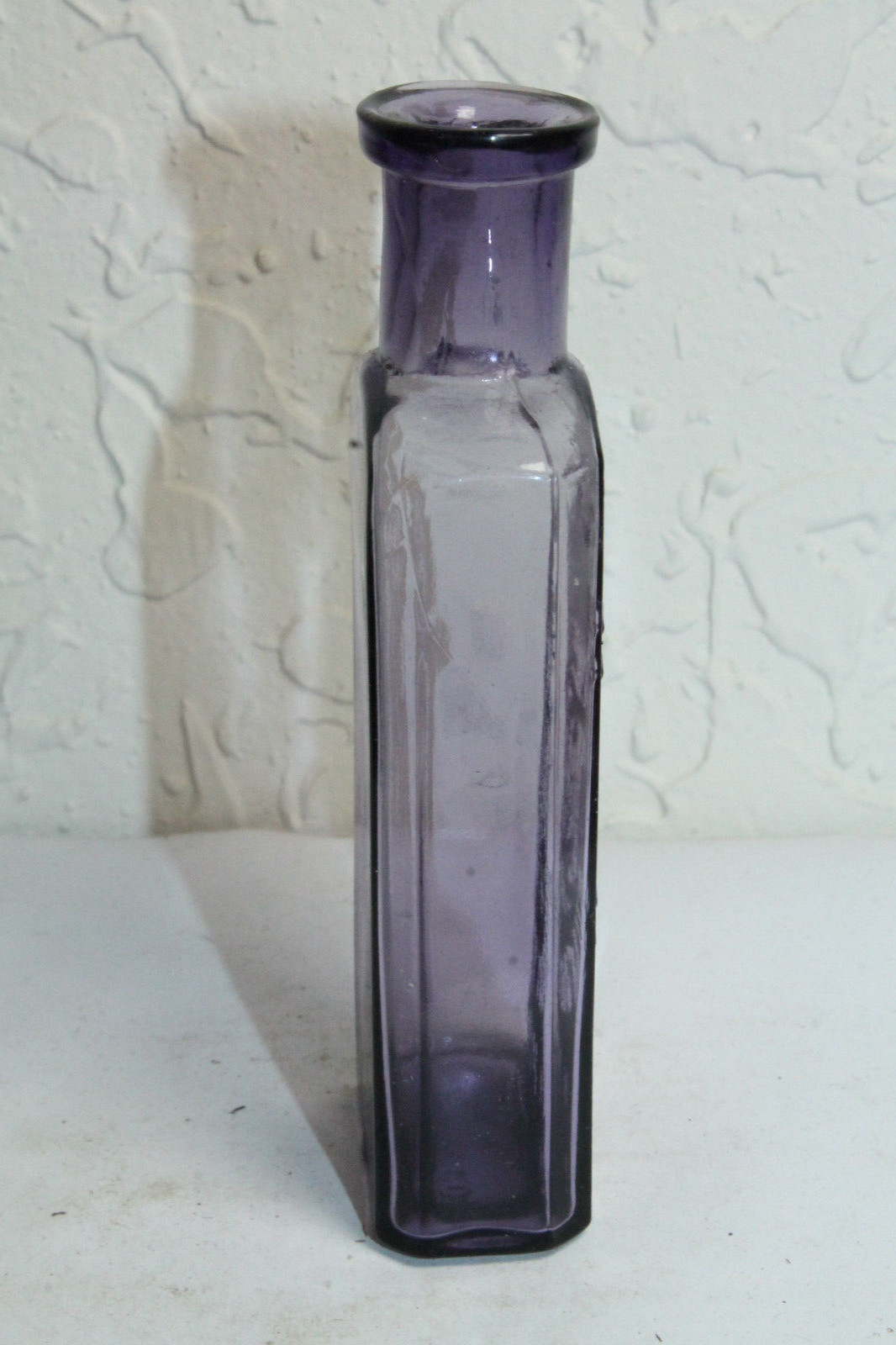 Summit Hill PA Antique Purple Dr T E Davis Medicine Apothecary Bottle