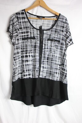 Liz Mccoy Women's  Black White Striped Short Sleeve Round Neckline Top Size XL