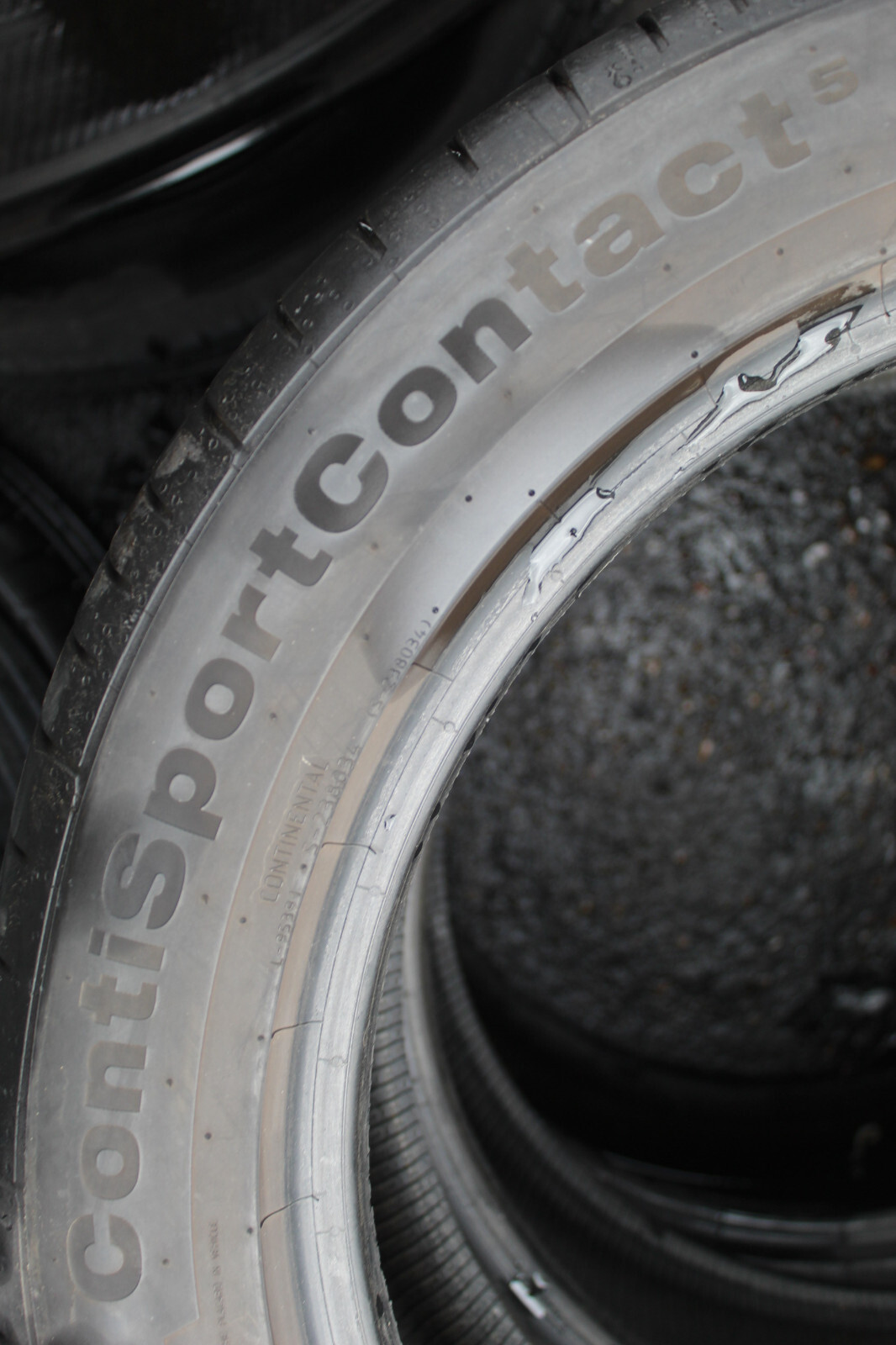 235 50 19 Continental, CSC 5, 99V, x2 A Pair 6.2mm (F1_tyres) L3391