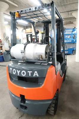 2013' Toyota 8FGU18, 3,500# Pneumatic Tire Forklift, Dual Fuel, 3 Stage, S/S