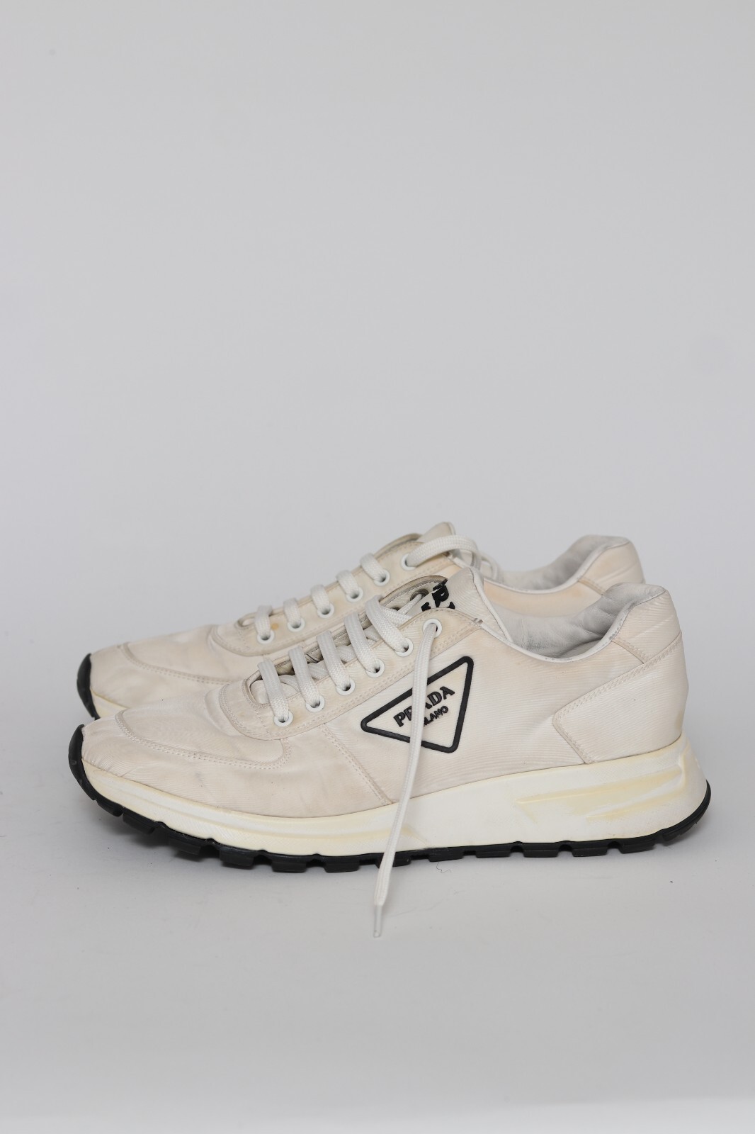 【送料&関税込】Prada White Canvas Sneakers Prada Sport White Canvas Lace Up Sneaker Size 7.5 UK/ 8 US
