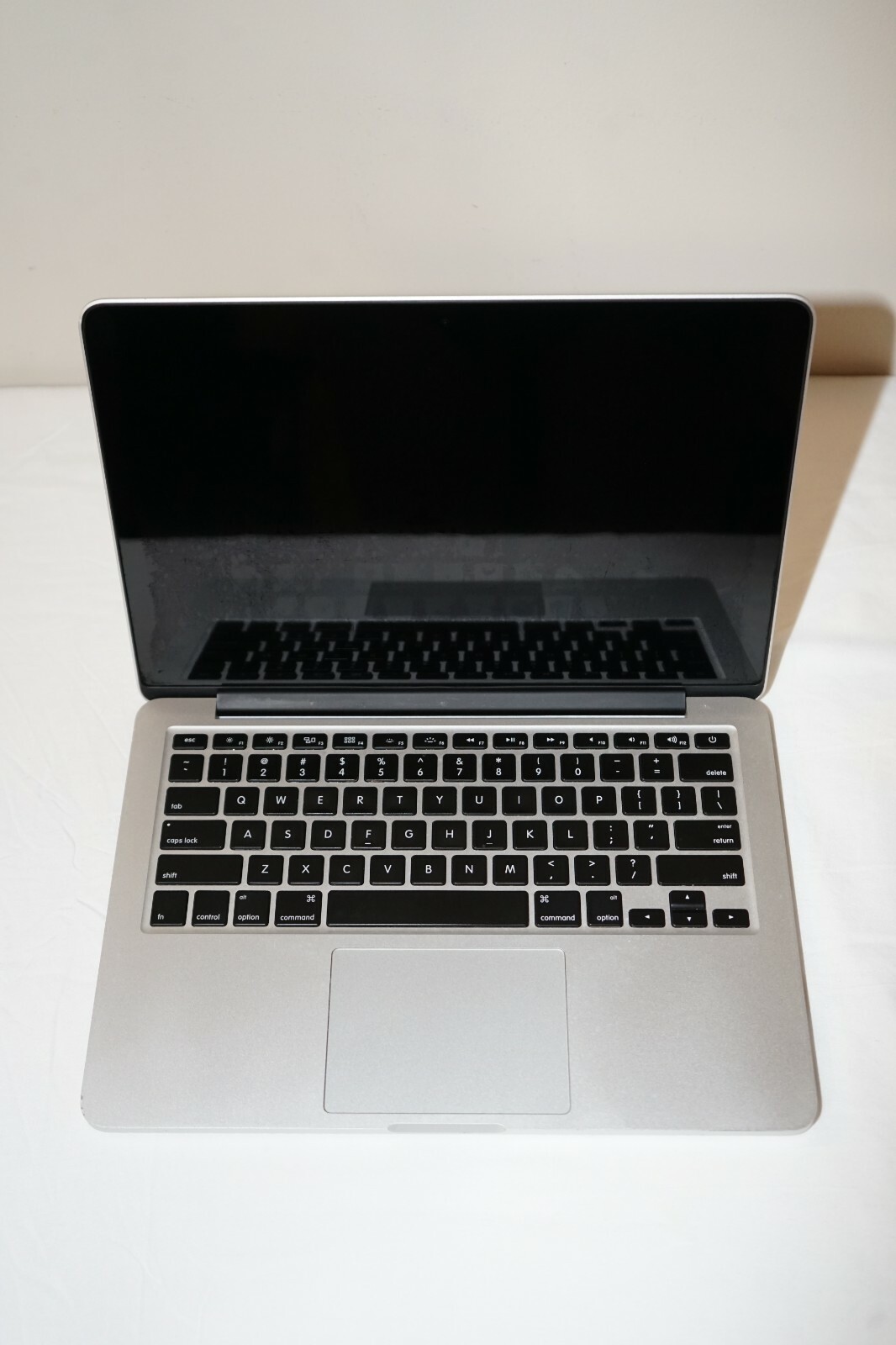 Apple MacBook Pro Retina 13 Early 2015 Intel i5 2.7GHz 8GB Apple MacBook Pro Retina 13 Early 2015 Intel i5 2.7GHz 8GB