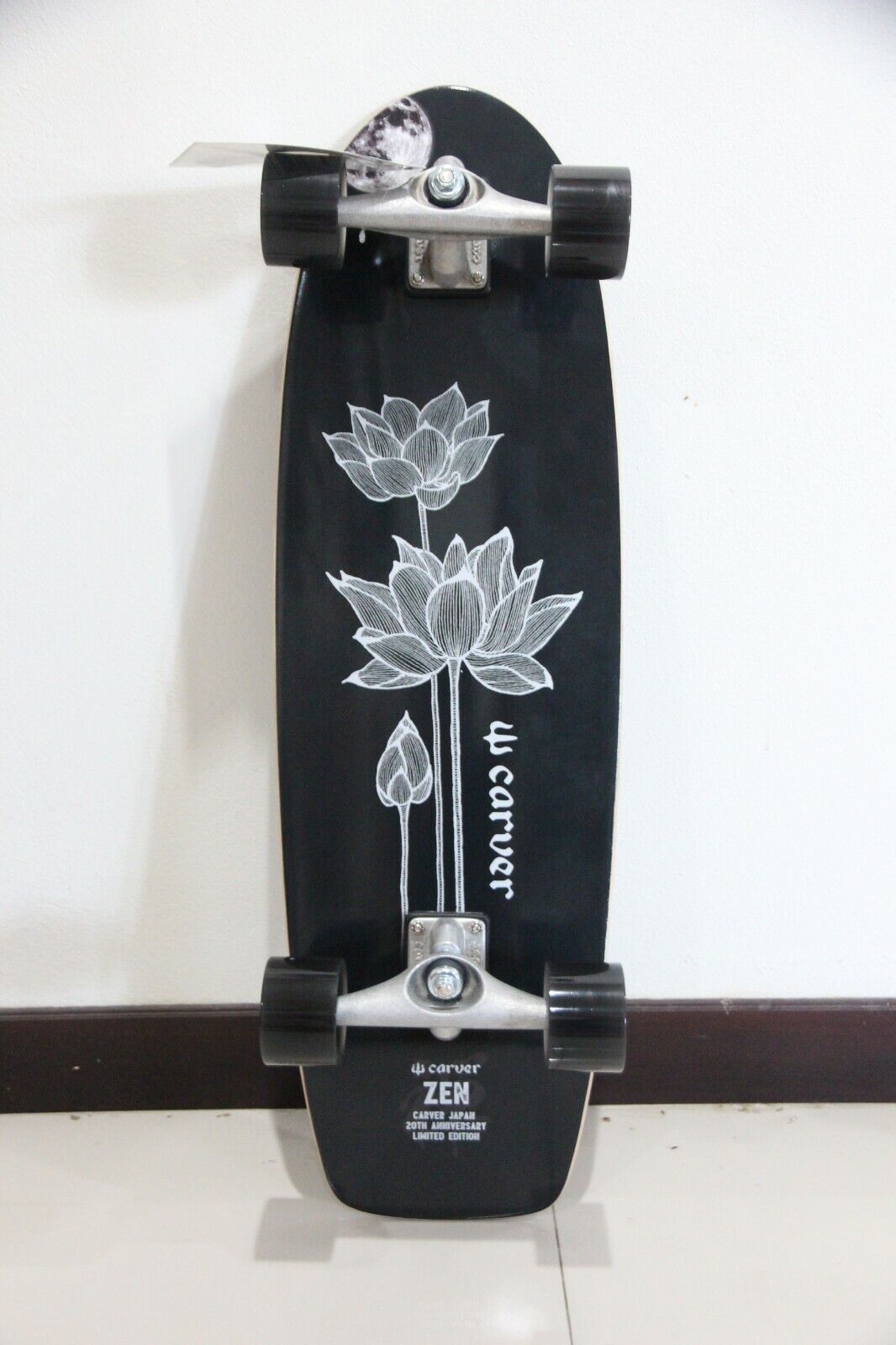 Carver Zen 32inch WB 17 1/2 Skateboard Japan Limited Edition Carver Zen 32inch WB 17 1/2 Skateboard Japan Limited Edition