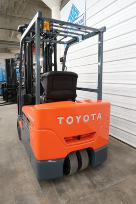 2015' Toyota 7FBEU20, 4,000# Electric Forklift, 36 Volt Battery, Quad Mast, S/S