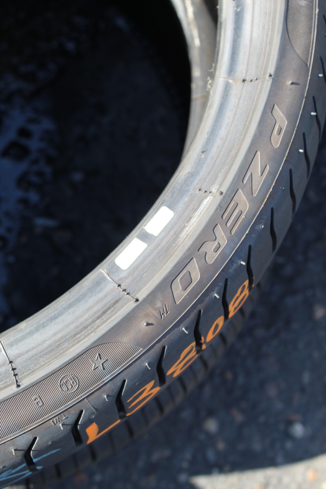 225 35 19 Pirelli, RunFlat, P Zero, 88Y, x1 Single Tyre 7.2mm (F1_tyres) L3808