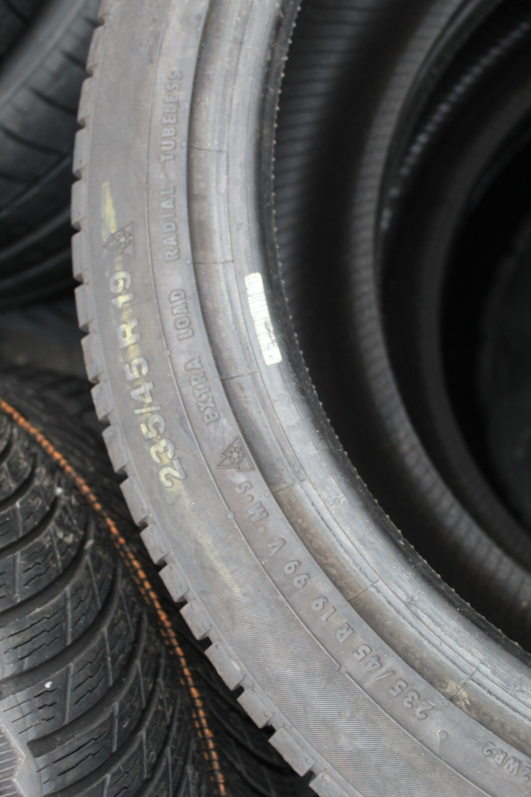 235 45 19 Continental, Winter, XL, M+S, 99V, x2 A Pair 7.0mm (F1_tyres) FO L3119
