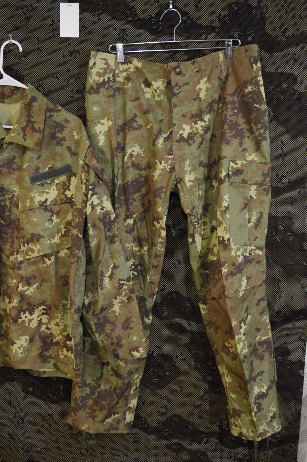 Italian Army Vegetato Woodland Camo Uniform Set, Size Large
