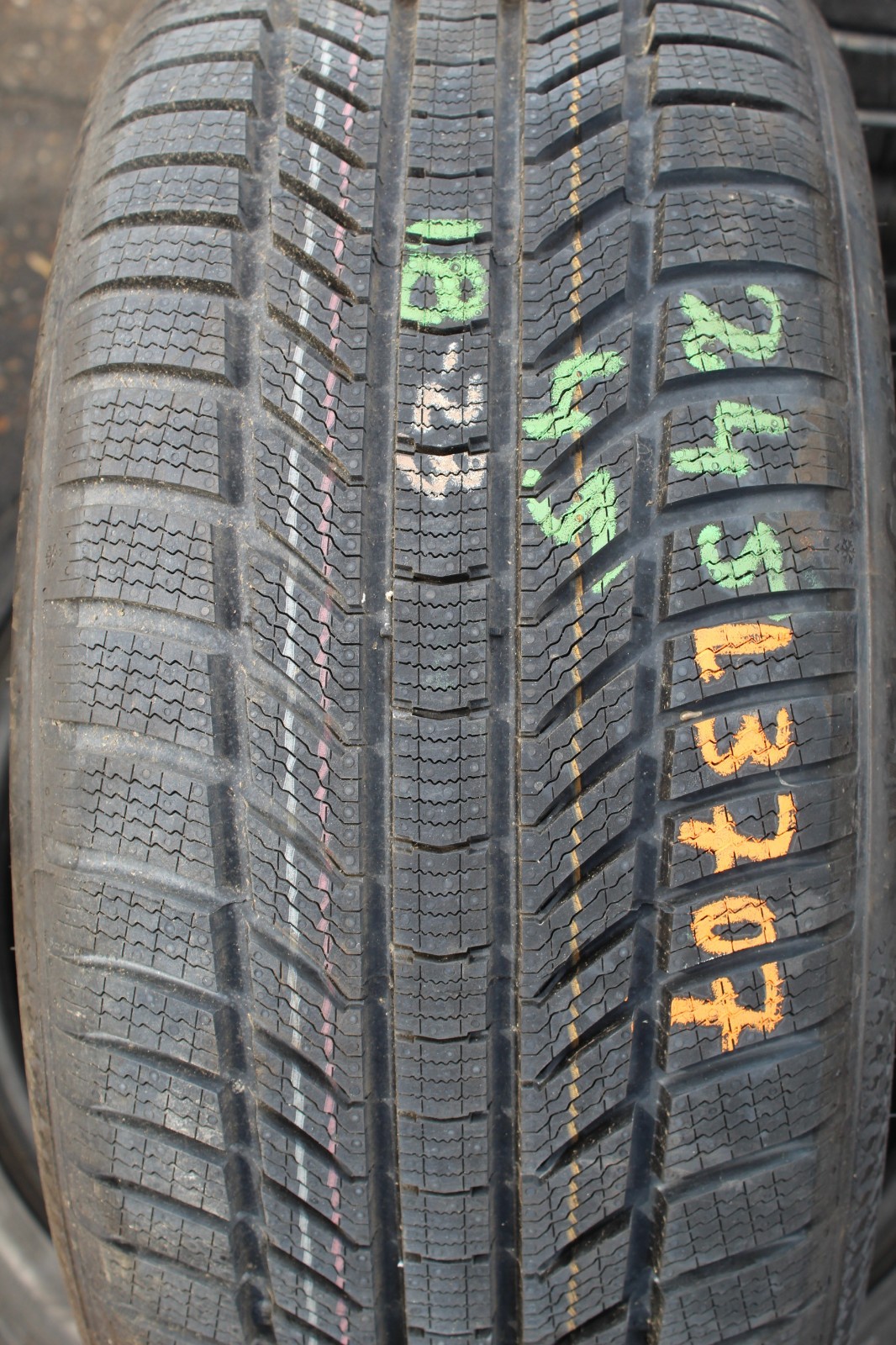 New 245 45 18 Continental, Winter, M+S, XL 100V, x1 Single Tyre (F1_tyres) L3707
