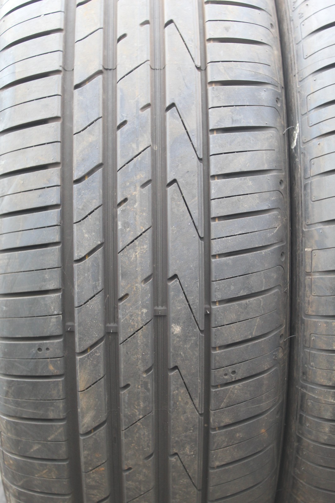 New 235 60 18 Hankook, Ventus S1 Evo 2 SUV, AO, 103W, x1 Tyre (F1_tyres) L3924