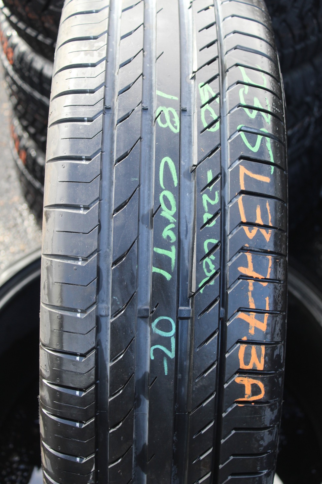 New 235 60 18 Continental, CSC 5, VOL, 103H, x1 Tyre (F1_tyres) L3773