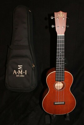 Sigma Ukulele SUM-2C/UK-20C Ami Concert all Solid Mahogany + Bag Exhibitors
