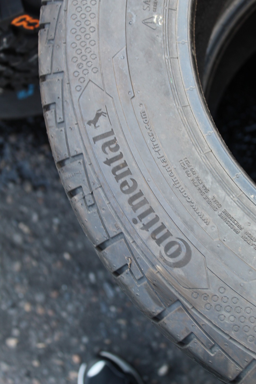 New 215 65 16C Continental, CVC 100, 109/107T, x1 Tyre (F1_tyres) L3811