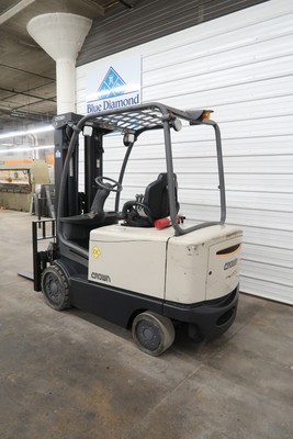 2012' Crown FC4500, 6,000# Electric Forklift, 48 Volt Battery, 3 Stage, 4 Way