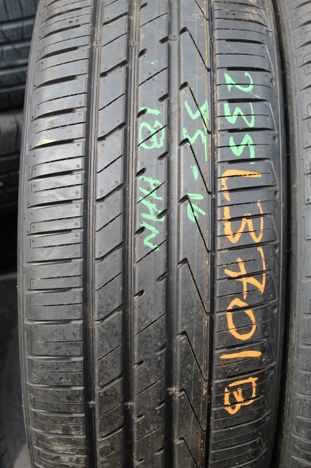 New 235 55 18 Hankook, Ventus S1 Evo 2 SUV, 100V, x1 Tyre (F1_tyres) L3701
