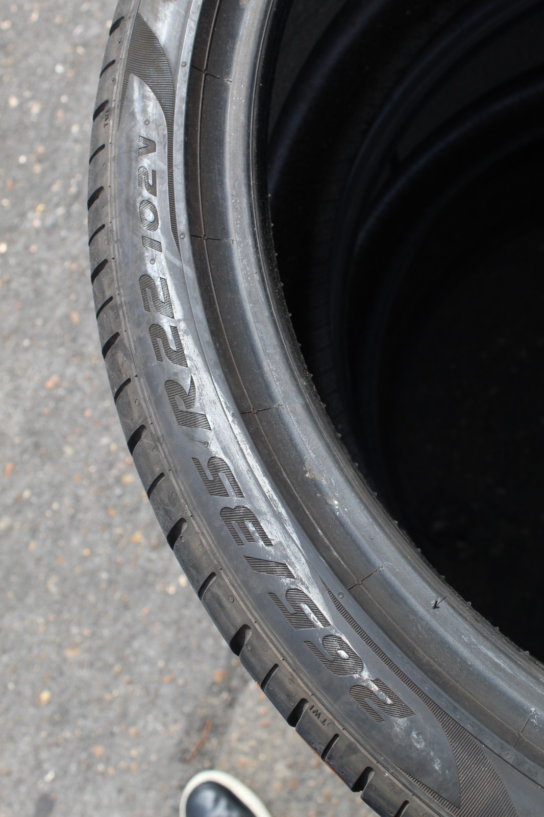 265 35 22 Pirelli, P Zero, VOL, PNCS, 102V, x2 A Pair 6.0mm (F1_tyres) L3637