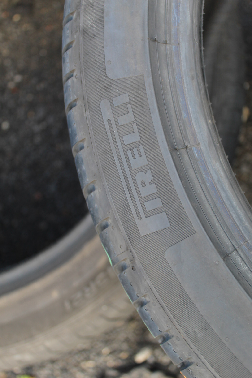 255 40 18 Pirelli, RunFlat, Cinturato 95W, x1 Single Tyre 6.0mm (F1_tyres) L2571