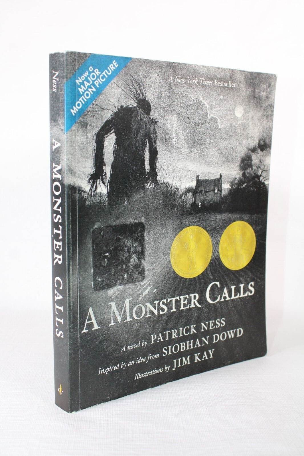 A Monster Calls Patrick Ness, Siobhan Dowd, 2011 Paperback