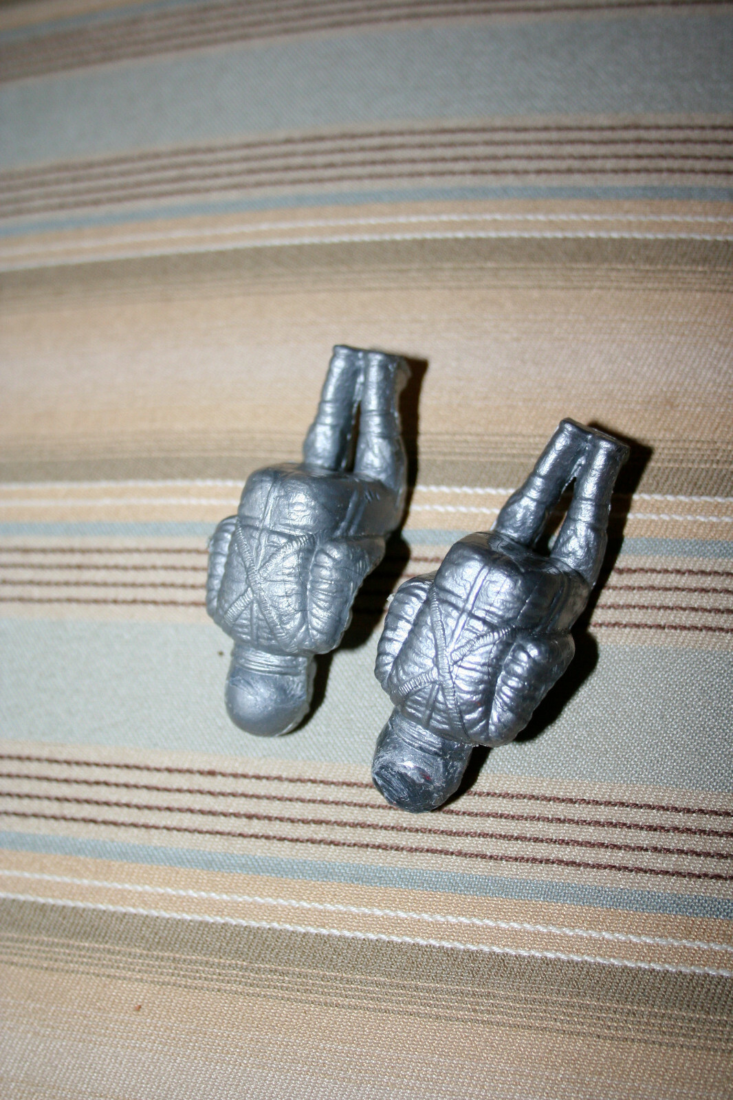 VINTAGE SITTING TOY SPACE MEN, 2.5