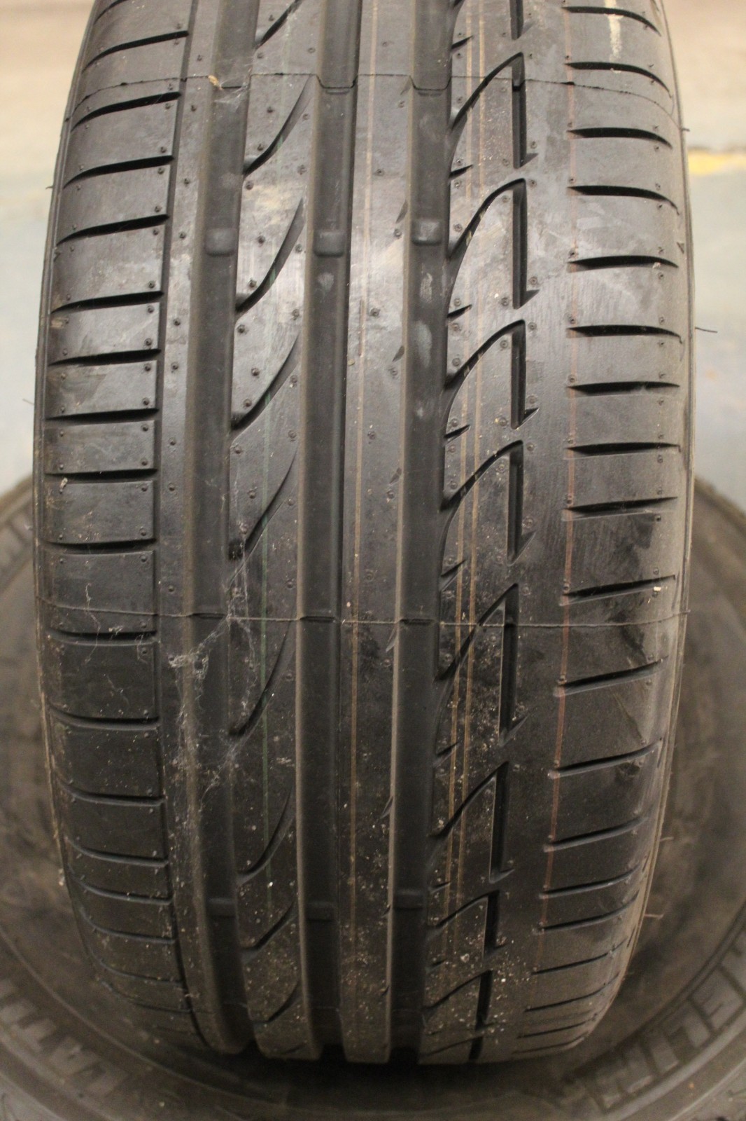 New 245 40 17 Bridgestone, RunFlat, Potenza S001, 91W, x1 Tyre (F1_tyres) X119