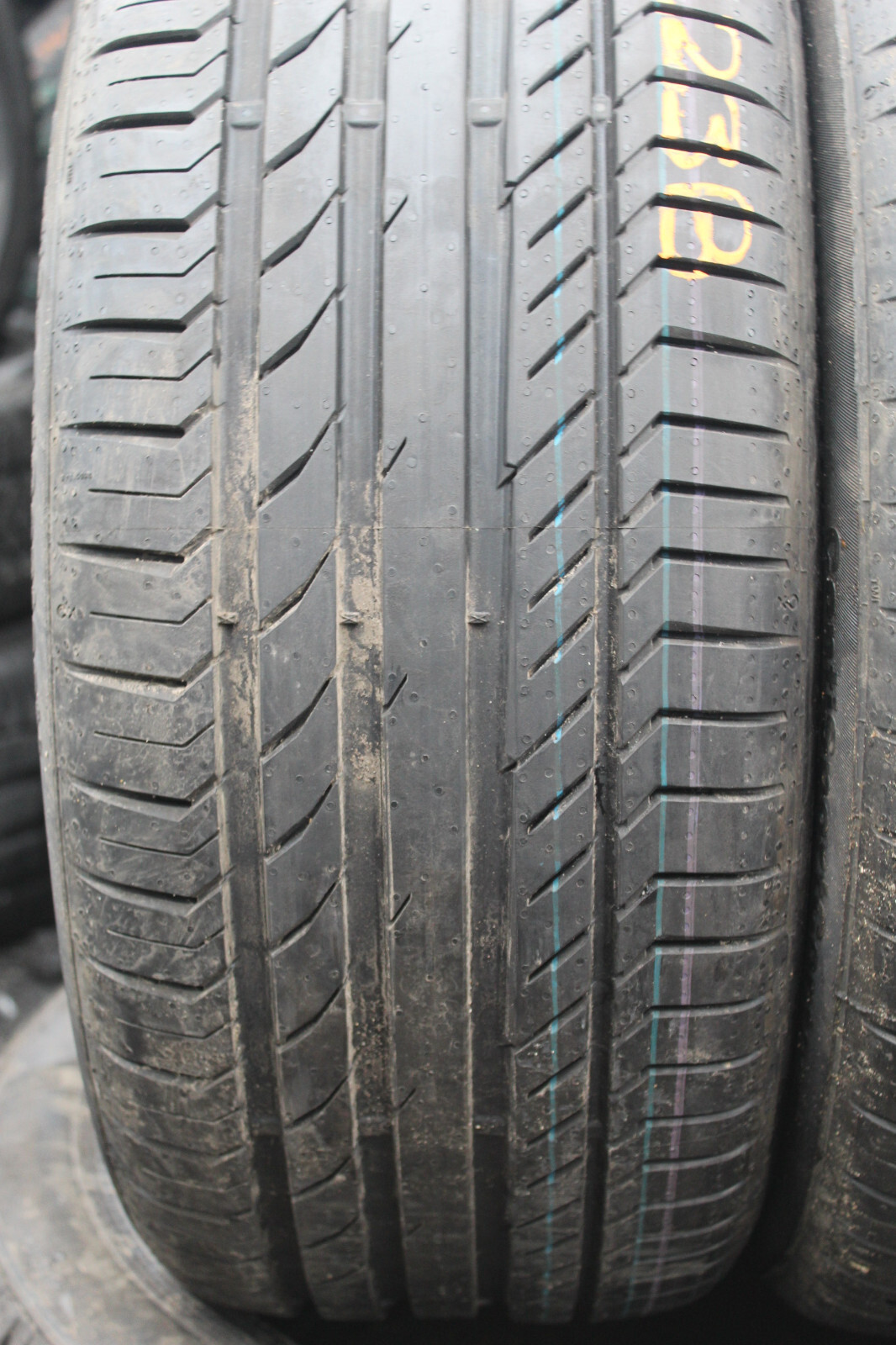New 235 40 19 Continental, CSC 5, XL, 96Y, x2 A Pair (F1_tyres) L3223