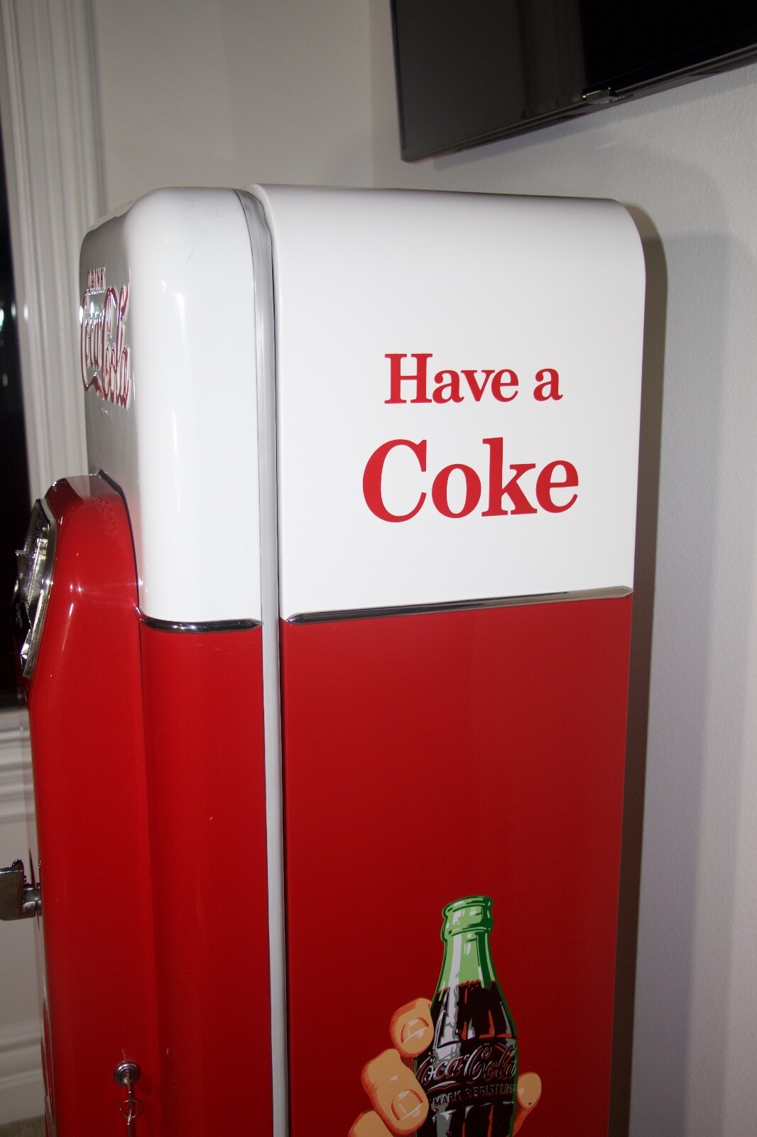 ANTIQUE COCA COLA (COKE) MACHINE - MODEL VENDO 44