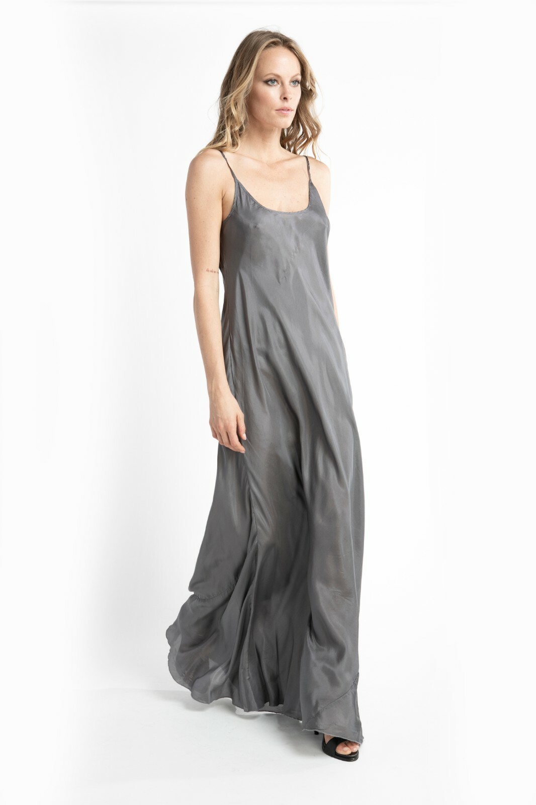 Pre-owned Vacances 100% Silk Slip Maxi Length Dress Gray - Size S/m With Tags