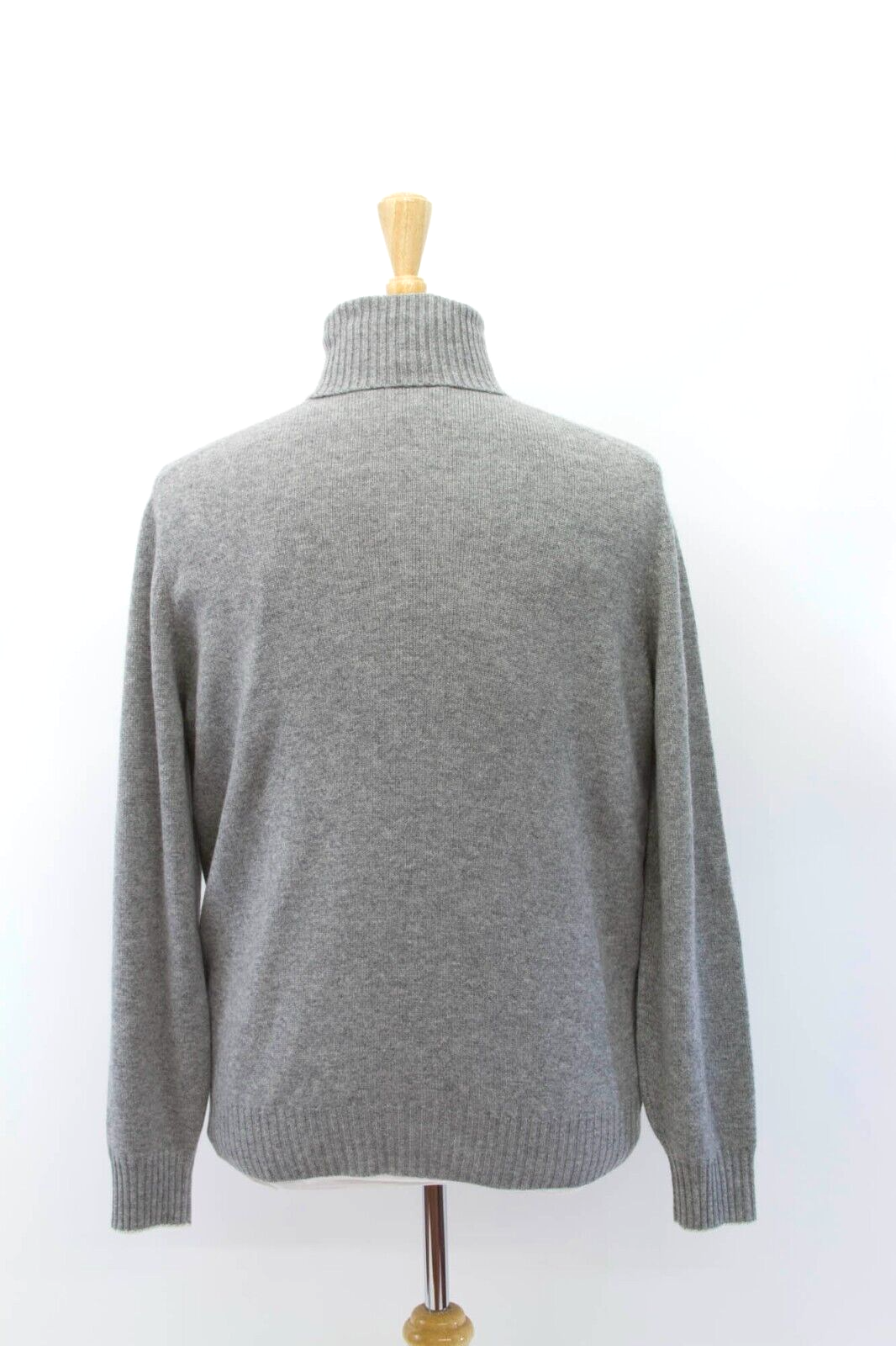 BRUNELLO CUCINELLI $3900 BRUNELLO CUCINELLI 100% CASHMERE LOGO GRAPHIC TURTLENECK 50/ 40US A232