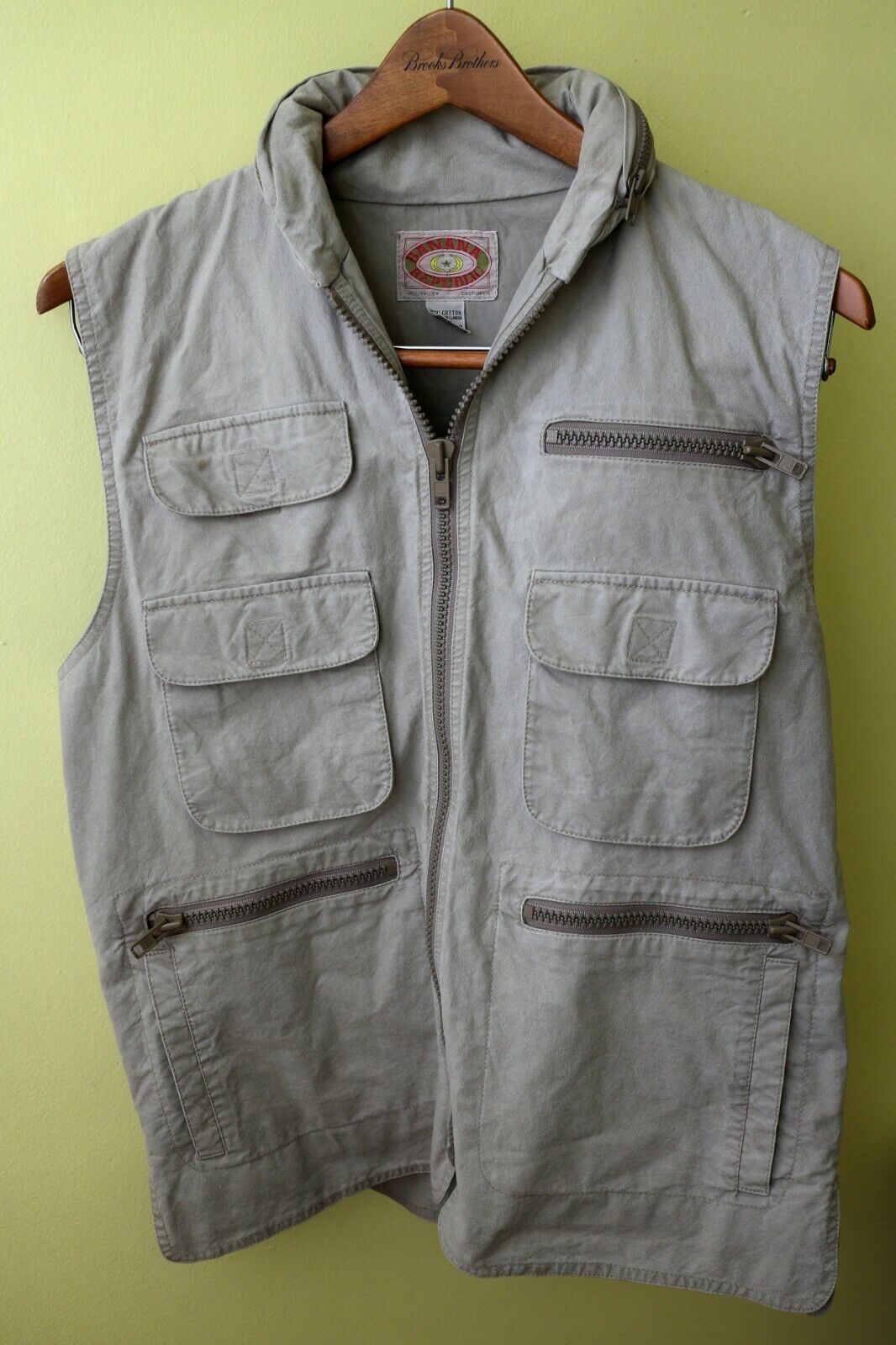 Vintage Banana Republic Hooded Bush Vest, Medium, Khaki, Excellent Condition Vintage Banana Republic Hooded Bush Vest, Medium, Khaki, Excellent Condition