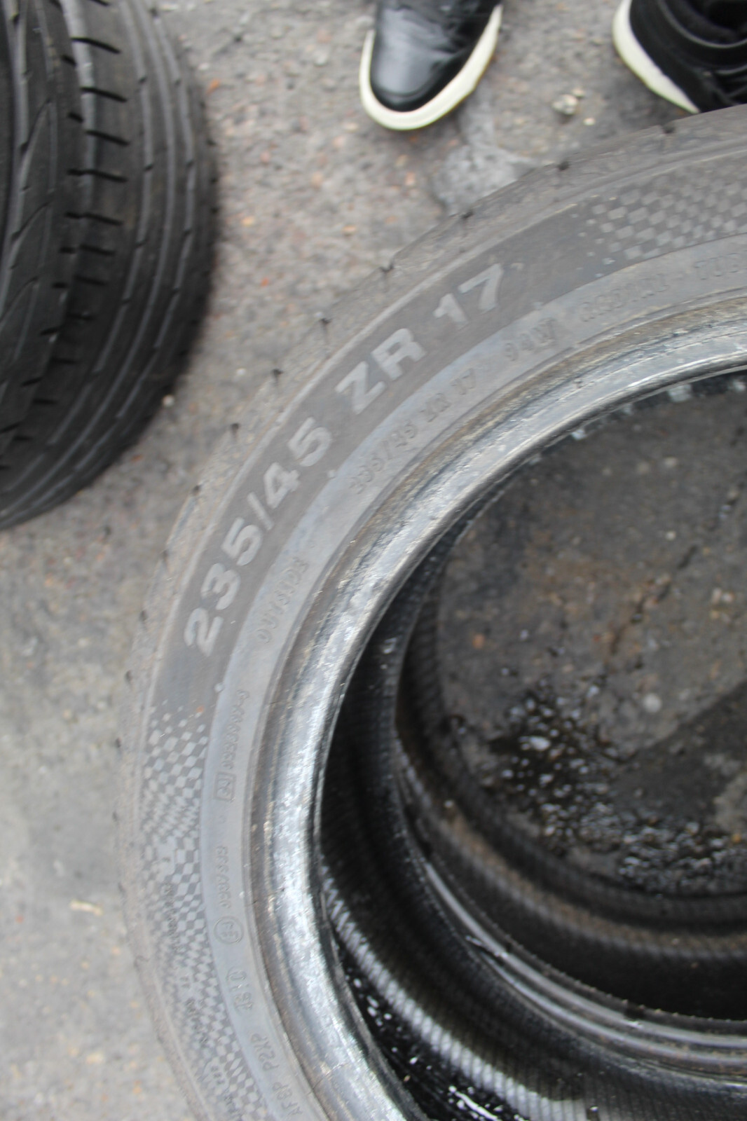 235 45 17 Continental, CSC 3, 94W, x1 Single, 7.5mm (f1_tyres) FOD L2480