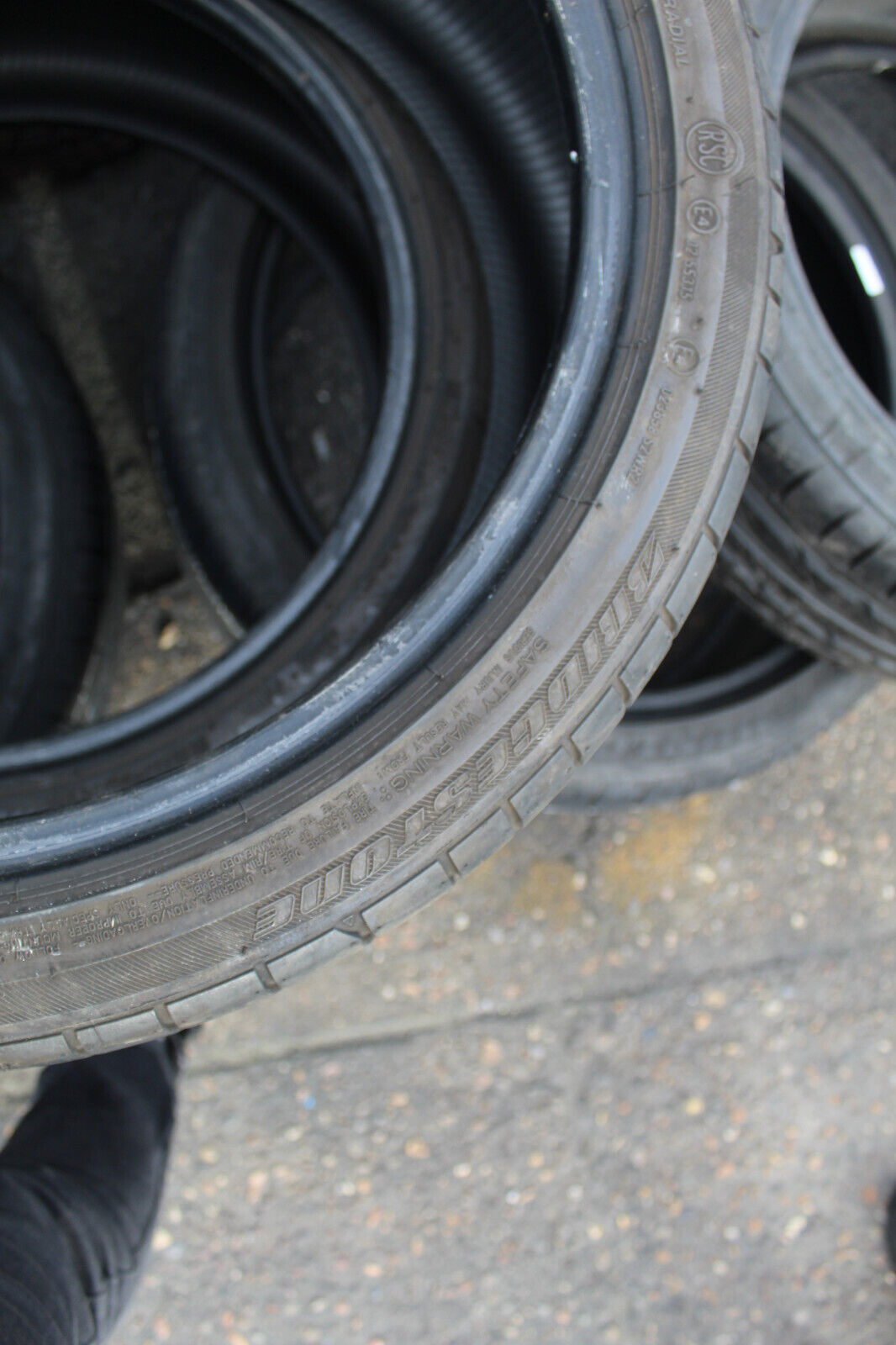 225 40 18 Bridgestone, RunFlat, 88Y, x2 A Pair 6.2mm (F1_tyres) L2288