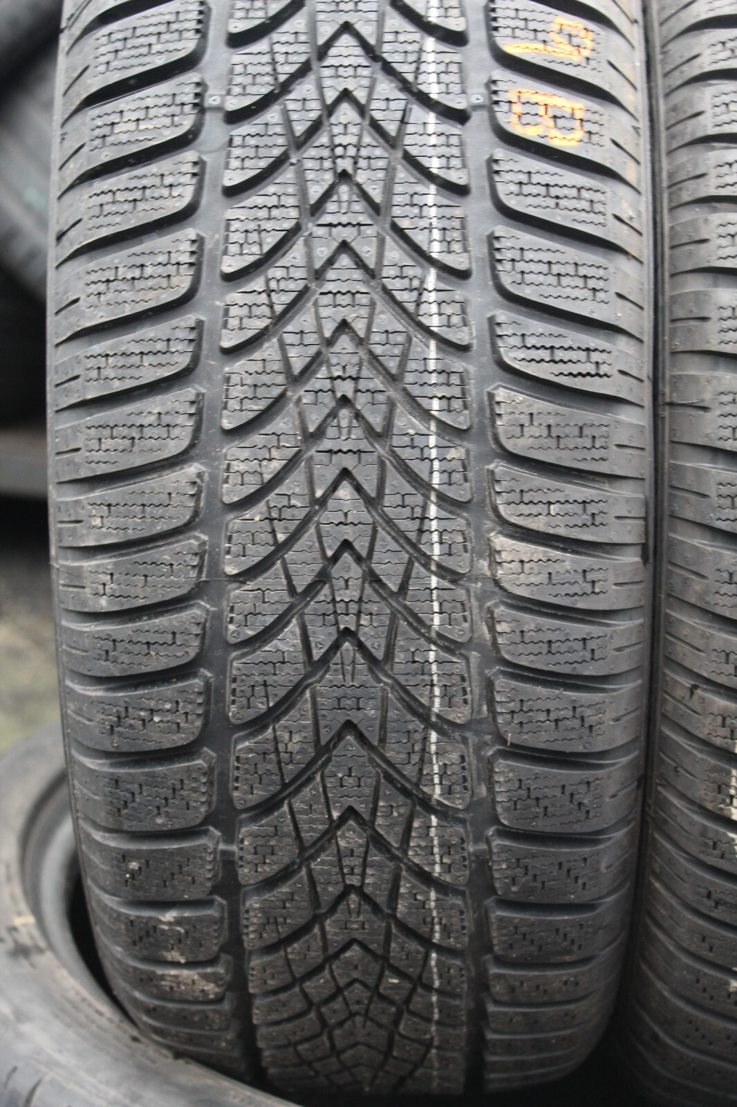 New 225 50 17 Dunlop, Winter, AO, XL, M+S, 98H, x2 A Pair (F1_tyres) L3269
