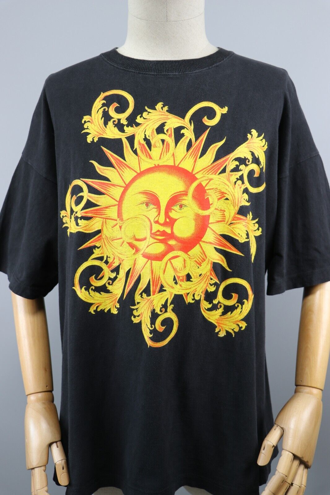 GIANNI VERSACE PROFUMI SUN Vintag 90s Black Used Cotton T GIANNI VERSACE PROFUMI SUN Vintag 90s Black Used Cotton T