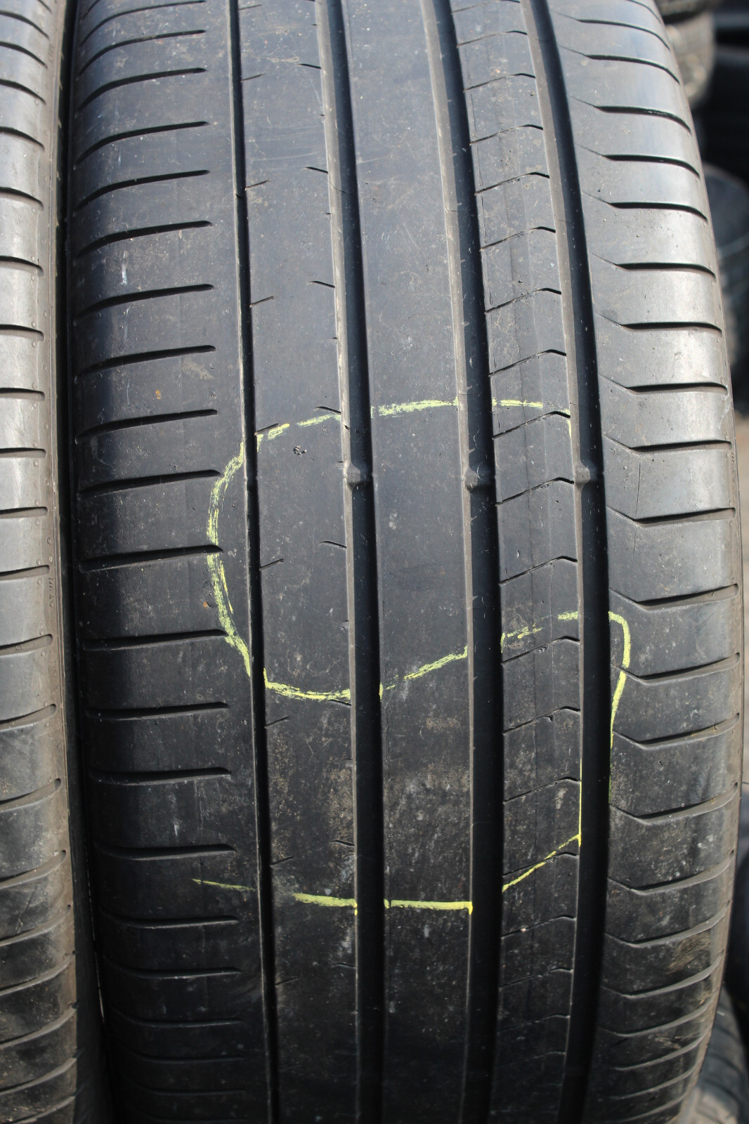 275 30 20 Pirelli, P Zero, RunFlat, MOE, 97Y, x2 A Pair 4.9mm (F1_tyres) L2124