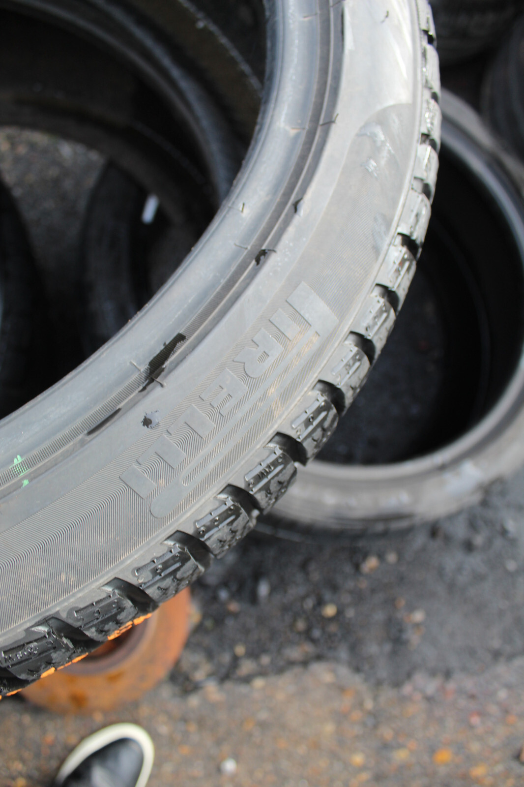 245 40 19 Pirelli, Sotto Zero 3 Winter, M+S 94V x2 A Pair 5.5mm (F1_tyres) L3004