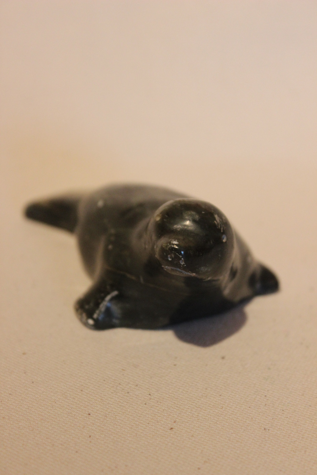 NORTHWEST ESKIMO INUIT ART CARVING SEAL SCULPTURE CANADA