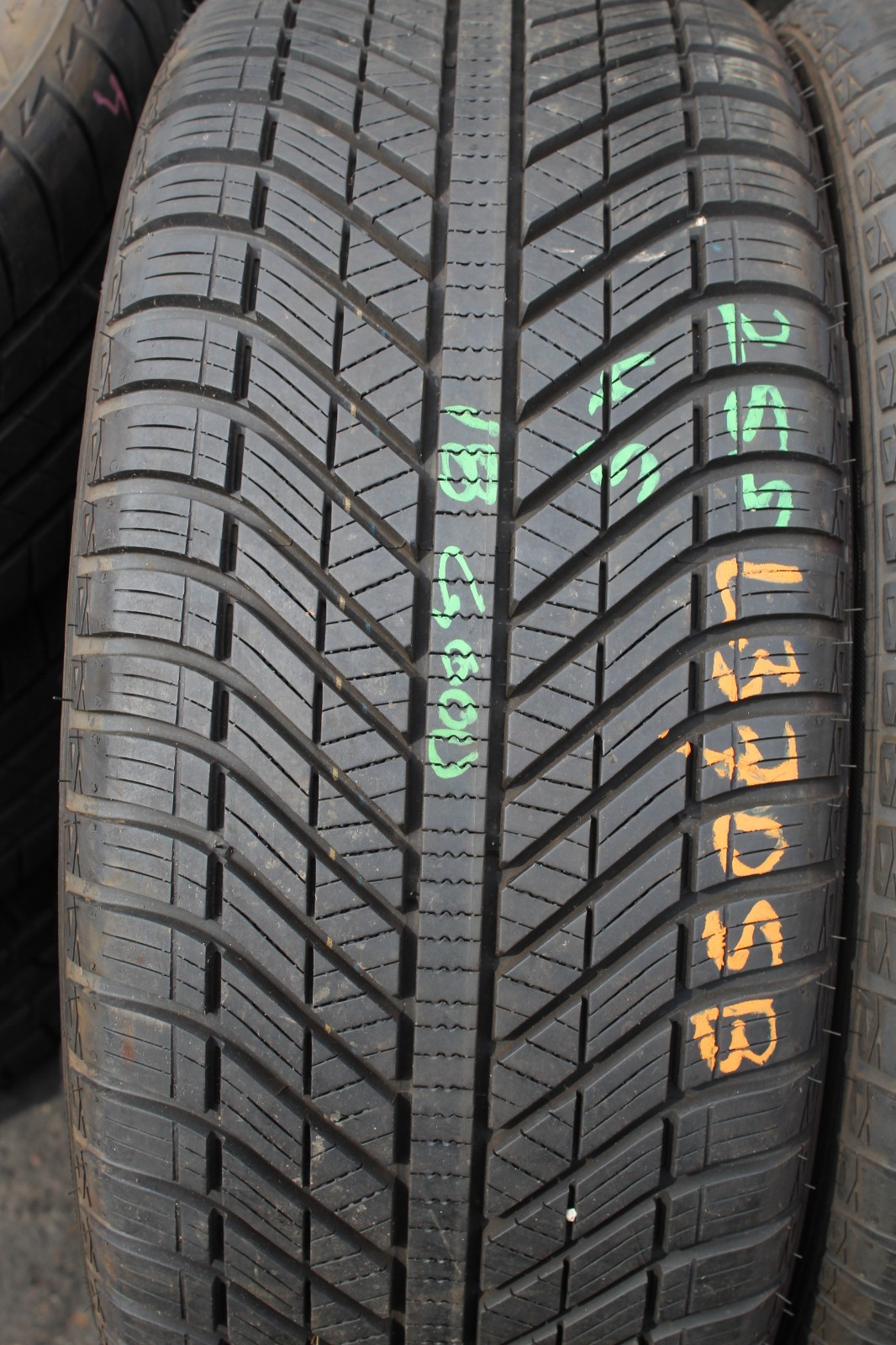 New 255 45 18 Goodyear, All Season, M+S, 99V, x1 Tyre (F1_tyres) L3705