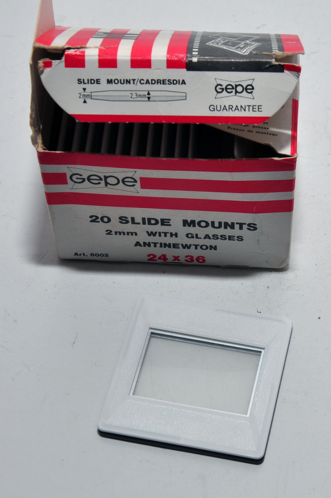 Vintage Box of Gepe Slide Mounts Anti Newton 24x36 New In Box 20 total