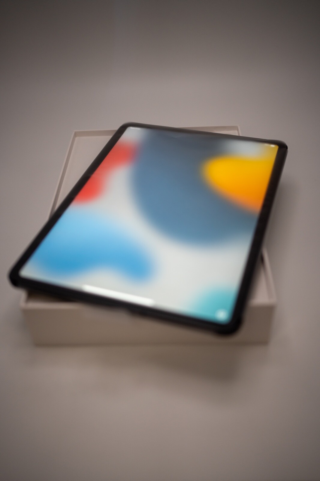 Apple iPad Pro (11in) 1st Gen 256GB Wi-Fi + Cellular Space