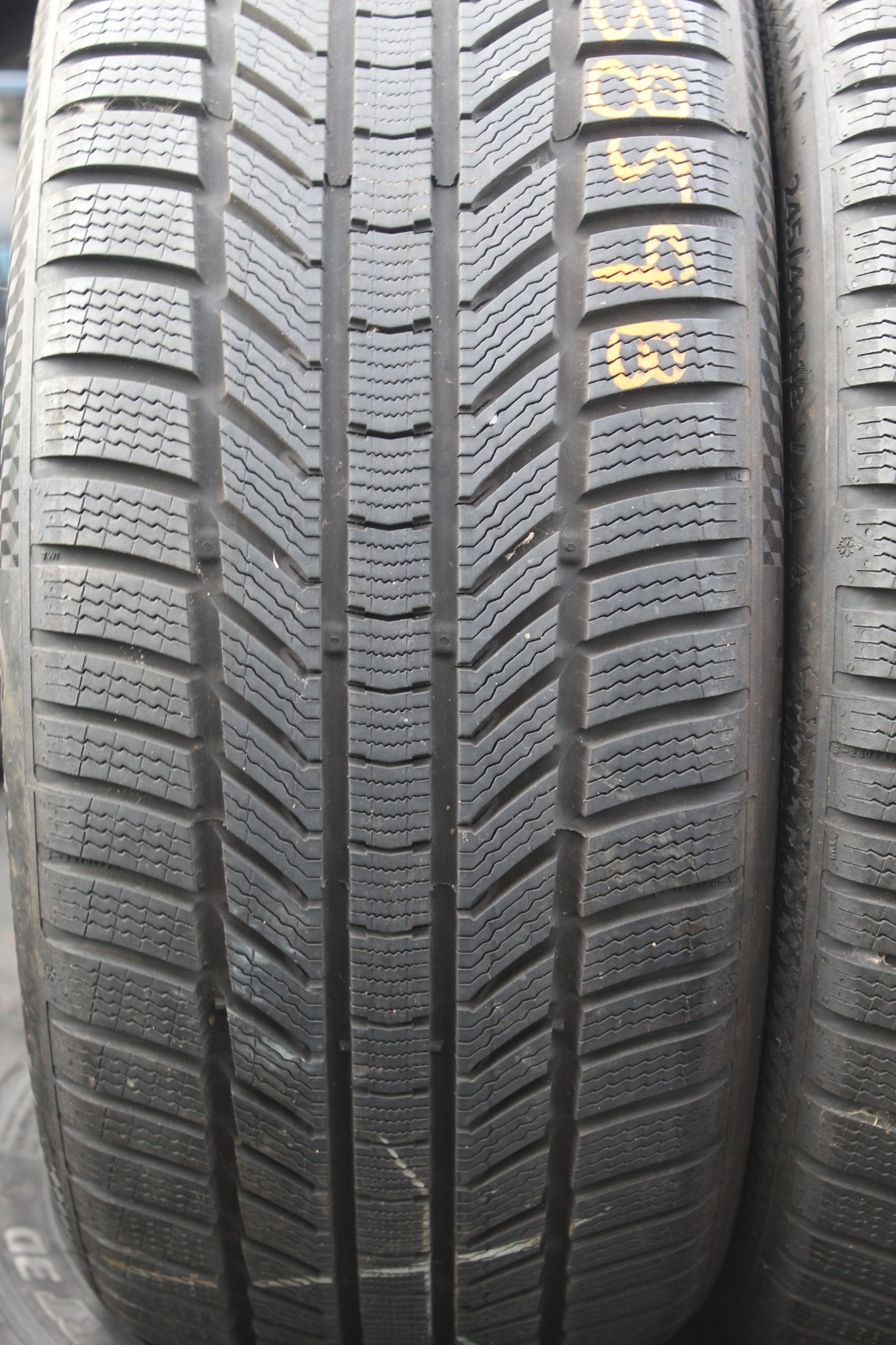 245 40 18 Continental, Winter, M+S, 97V, x2 A Pair 8.0mm (F1_tyres) L3859