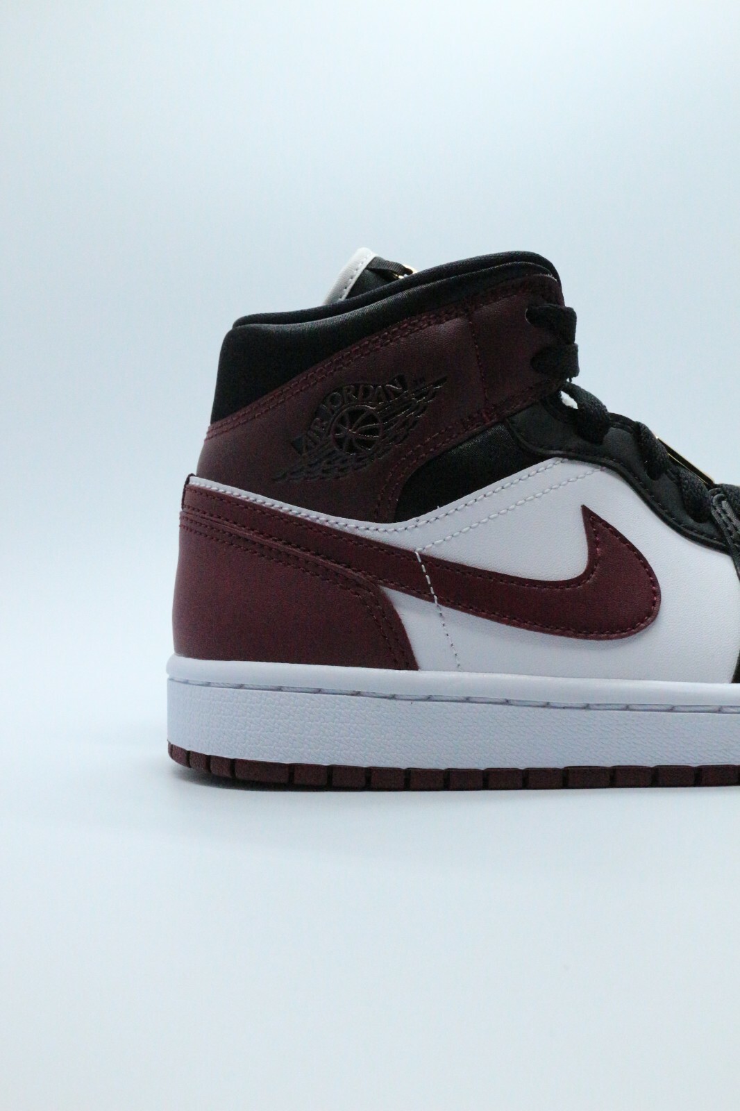 Nike Air Jordan 1 Mid SE Maroon Black Gold CZ4385016 Womens Sizes 6.511 |  EBG