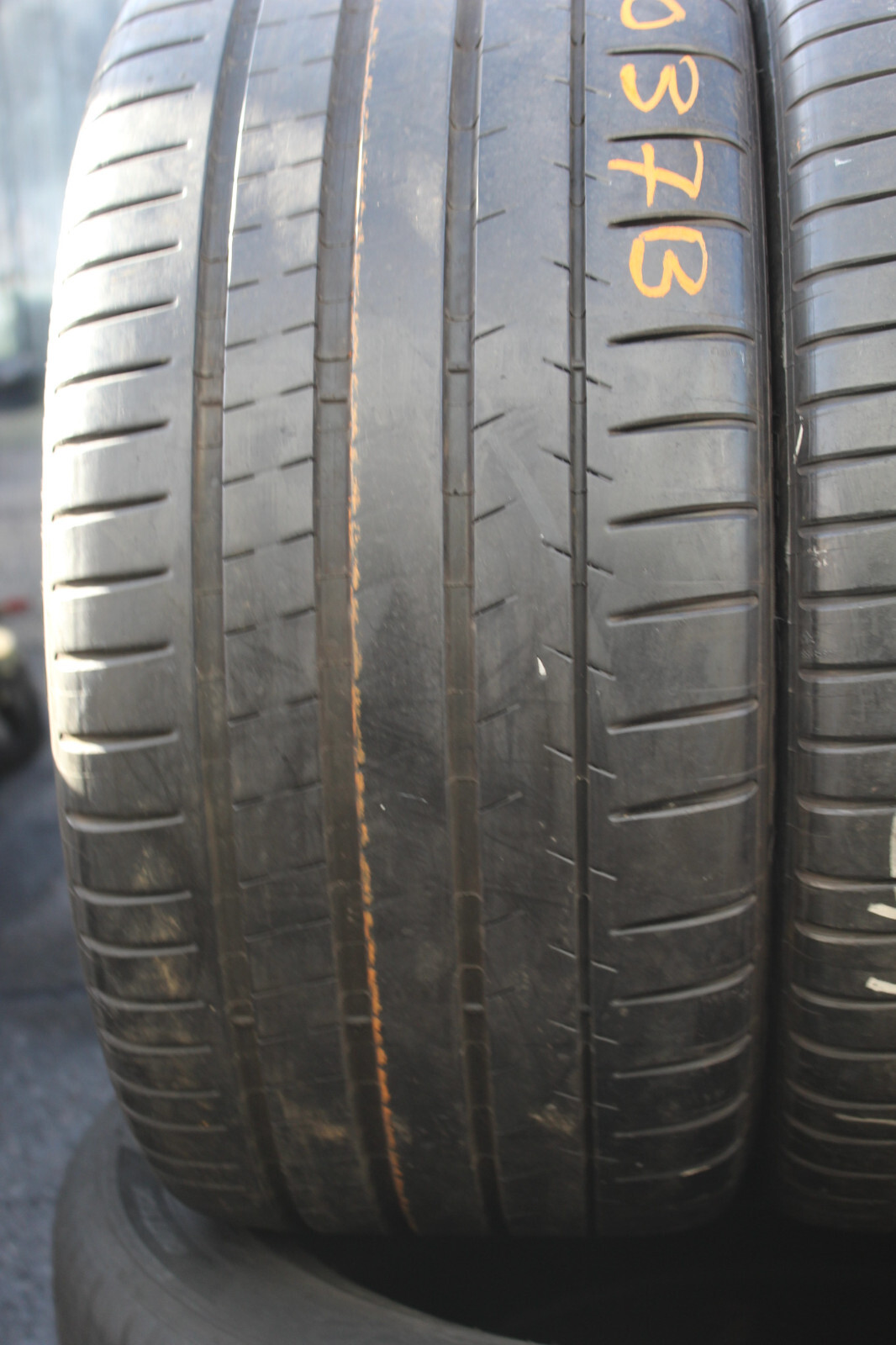 265 40 18 Michelin, XL, MO, 101Y, x2 A Pair 6.7mm (F1_tyres) L3037