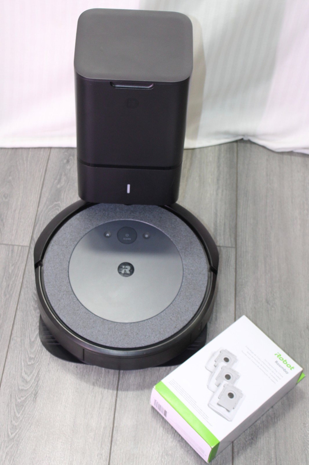 iRobot Roomba i3 EVO Self Emptying Robotic New Filter and