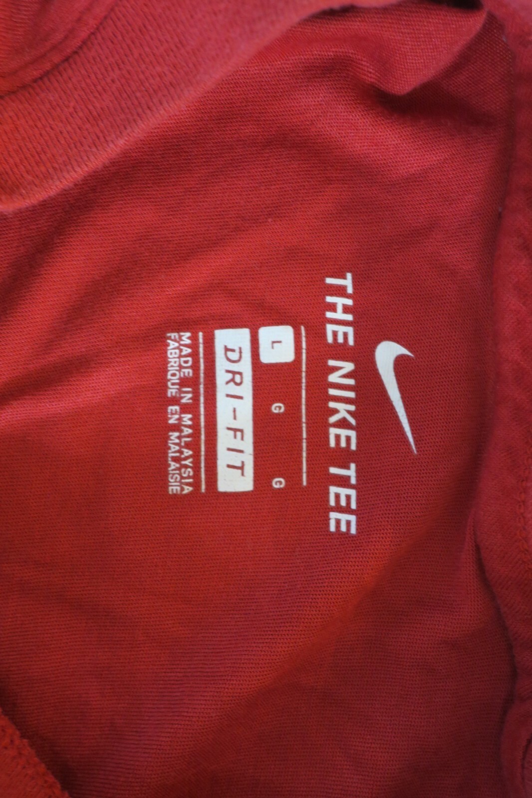 Футболка The Nike Mens Solid Short Sleeve Crew Neck Dri Fit Sportswear Red Tee  Shirt L: купить с доставкой из США, цена 2 835 руб - (154548006615)