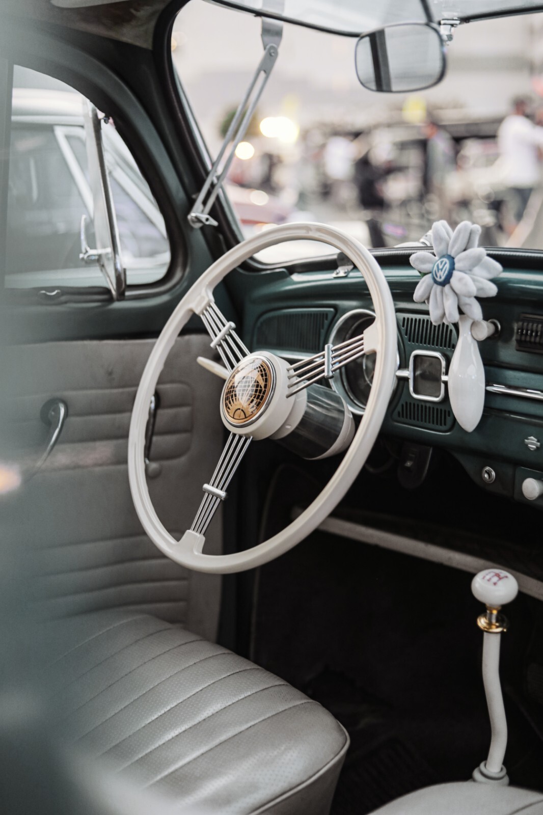 Steering Wheel, for Beetle 62-71, Ghia 62-71, White 15-3/4, Compatible with Dune Buggy Beetle Grant GT Steering Wheel And Boss Kit - 1960-73 330mm