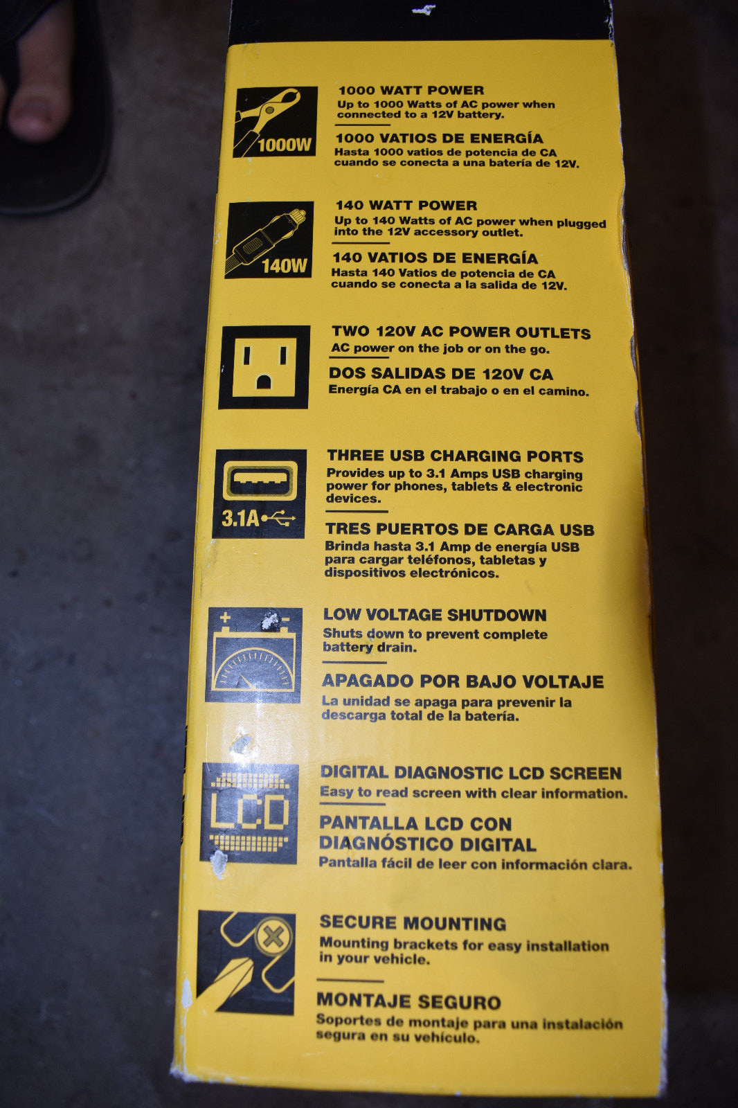 DEWALT DXAEPI1000 Power Inverter: 1000 Watt Continuous / 2000 Watt Peak Power