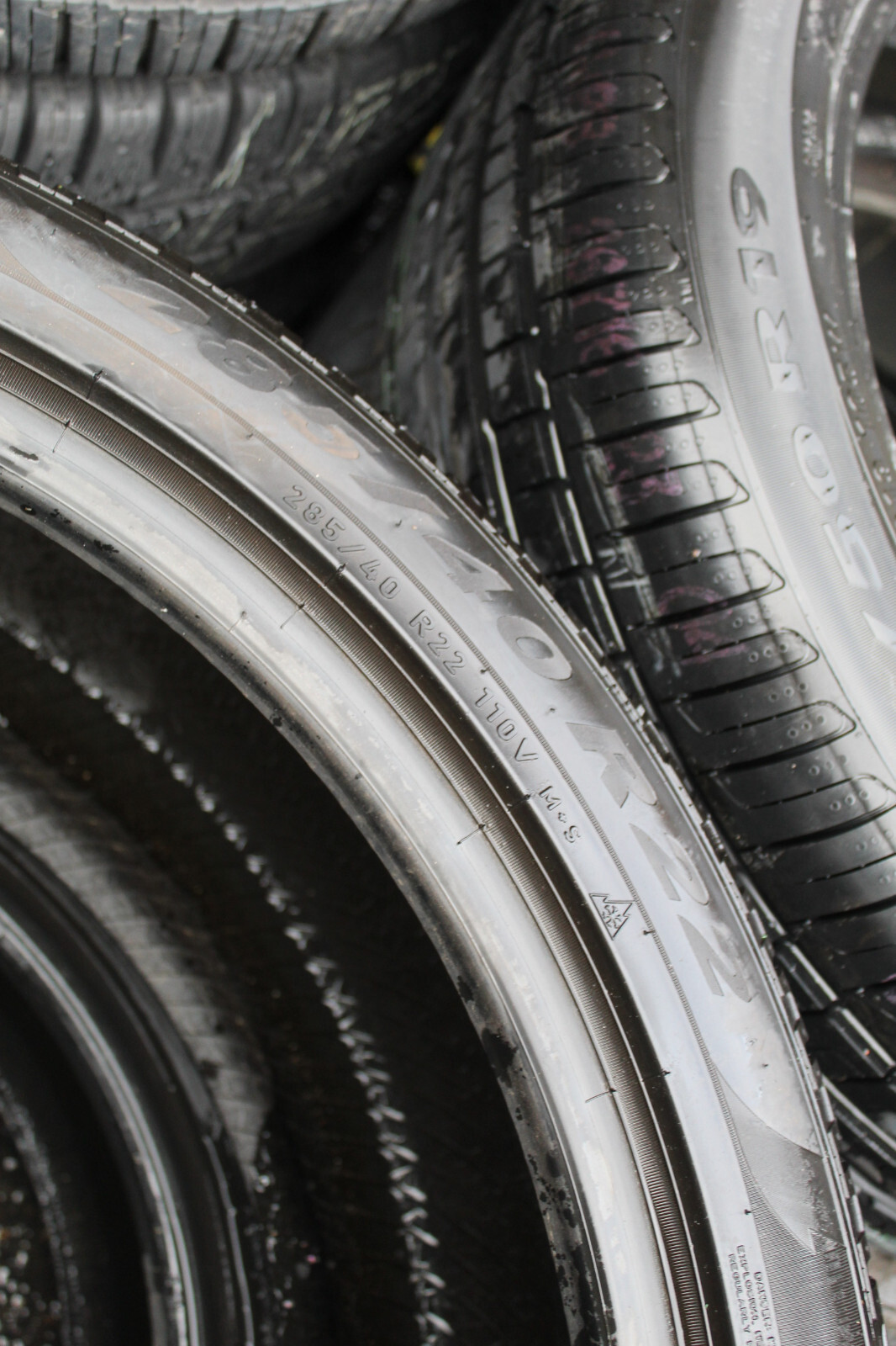 New 285 40 22 Pirelli, Winter, XL, M+S, 110V, x1 Single Tyre (F1_tyres) L2982