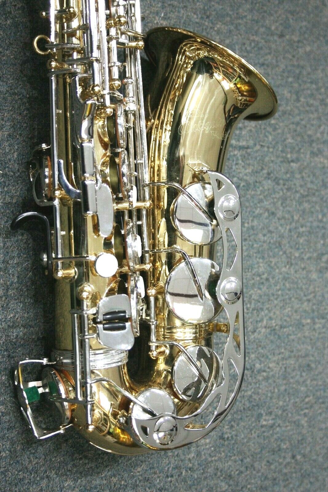Antigua Vosi Alto Saxophone Model 2150 In Hard Case LOOK!!!!!!!!!
